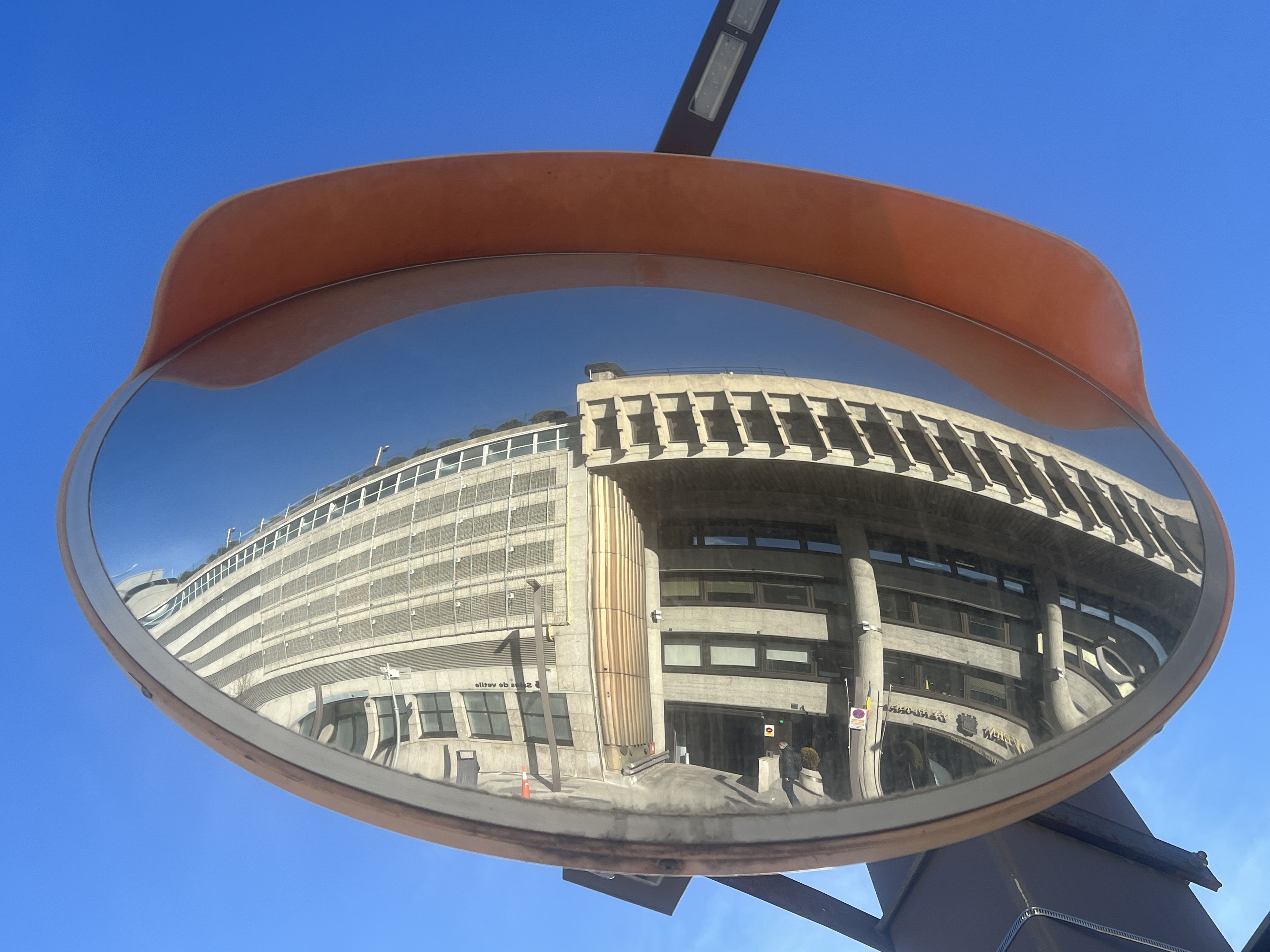La millora de l'IGI i IRPF compensa la punxada de l'impost de societats i els ingressos per tabac