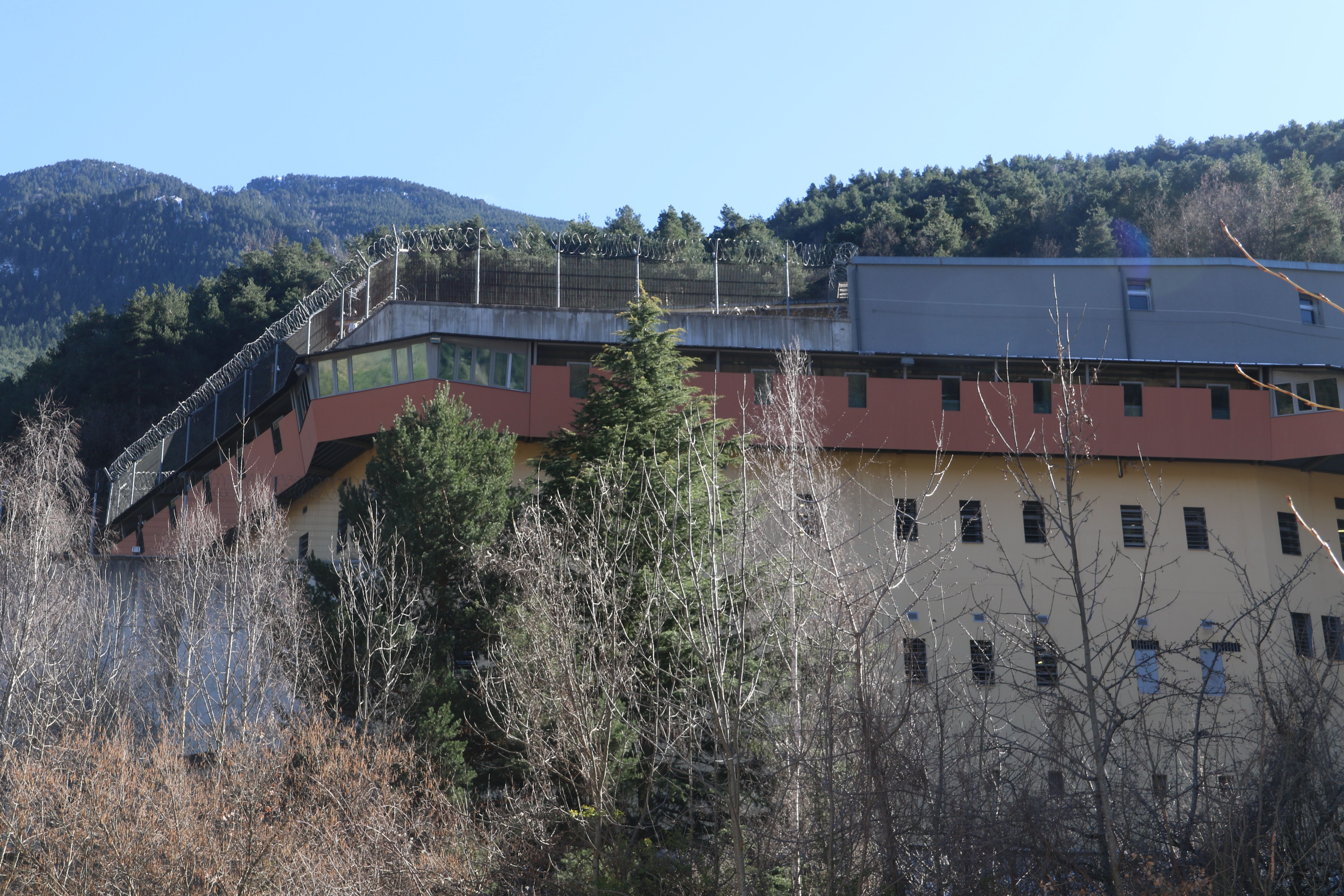 La Comella baixa a 49 reclusos i els delictes de drogues són els més freqüents