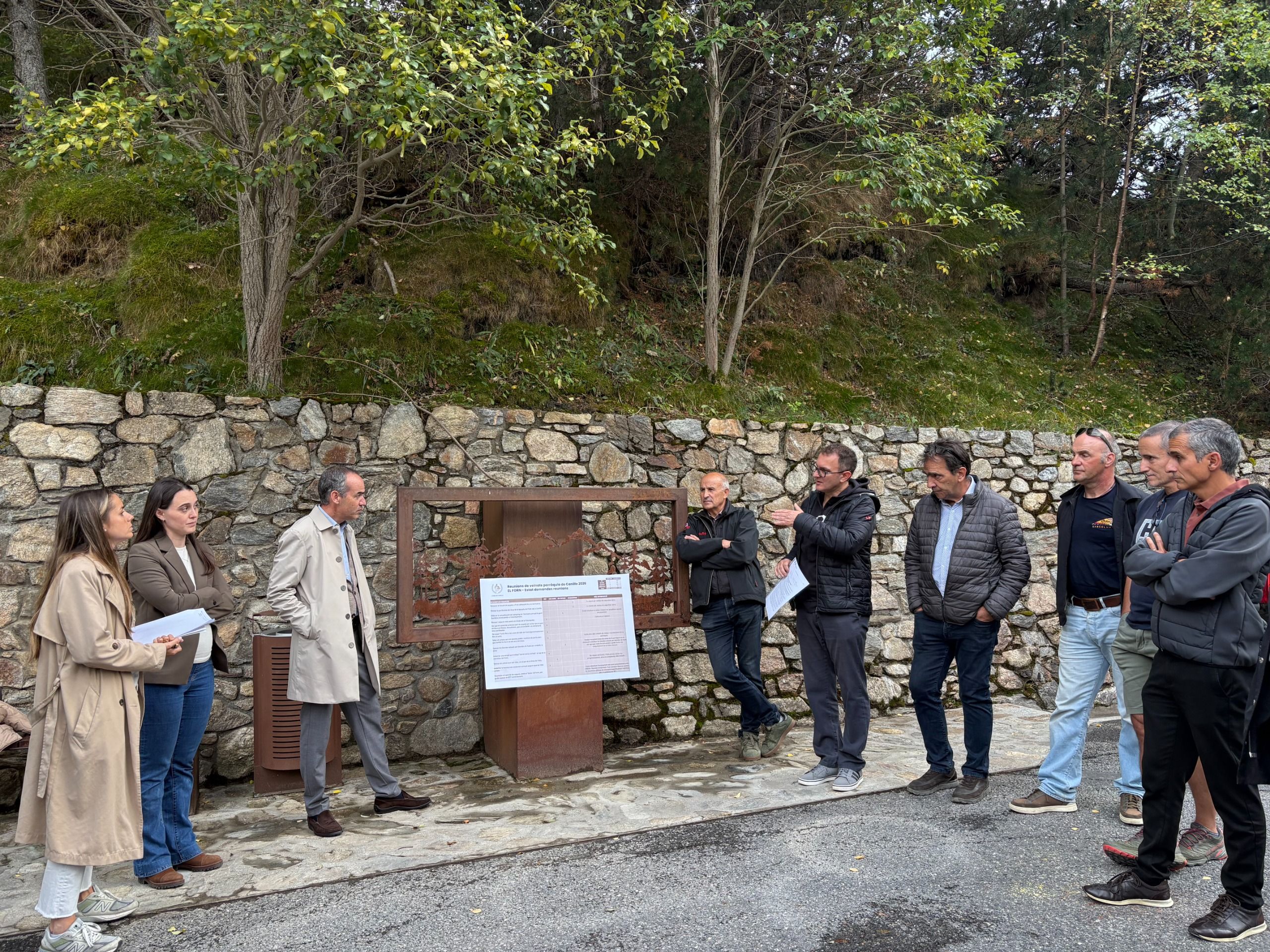 Un ressalt, un stop i deu minuts de debat al Forn