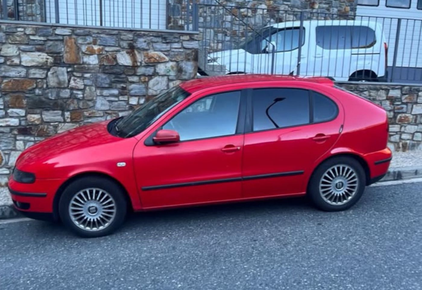 Roben el cotxe de l'andorrà Adrià Blat a Burela i apareix un dia després a Ferrol