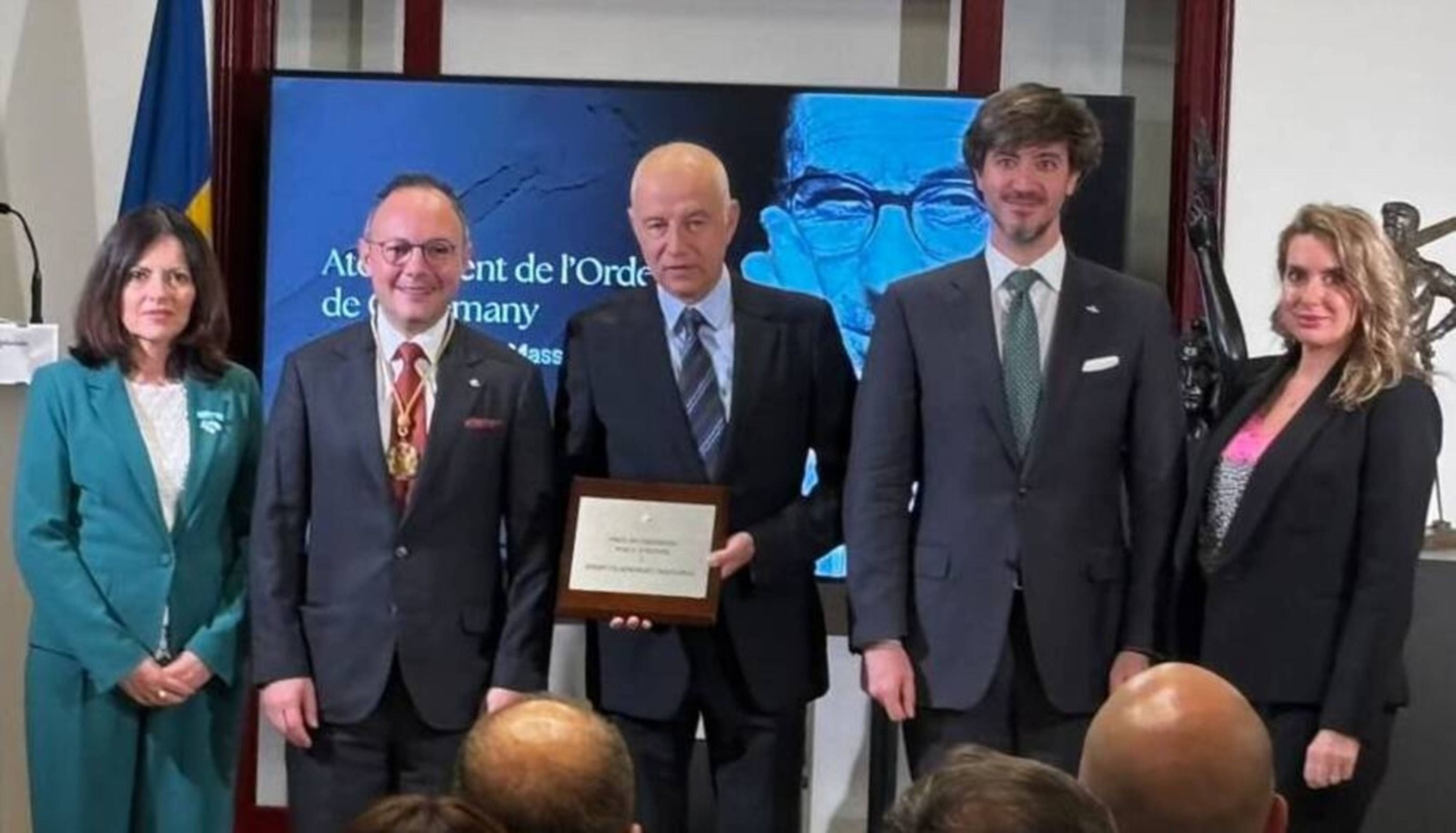 Reconeixement a Josep Viladomat amb l'Orde de Carlemany a títol pòstum