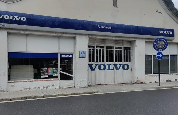 "Aparca't on hi havia la Volvo"